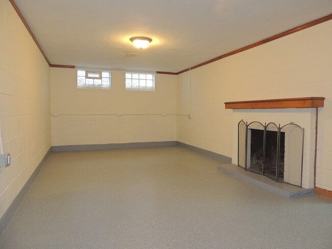 Building Photo - Astonishingly Renovated 3 Bedroom, 1.5 Bathroom Colonial!