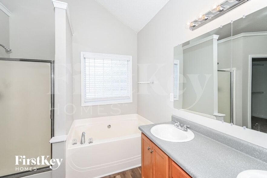 Building Photo - 7775 Poppy Dr