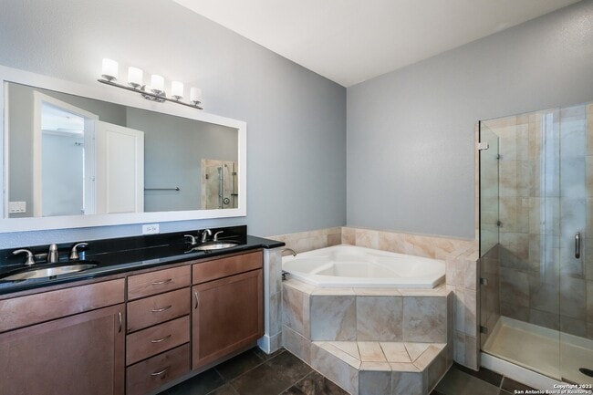 Building Photo - 7342 Oak Manor Dr
