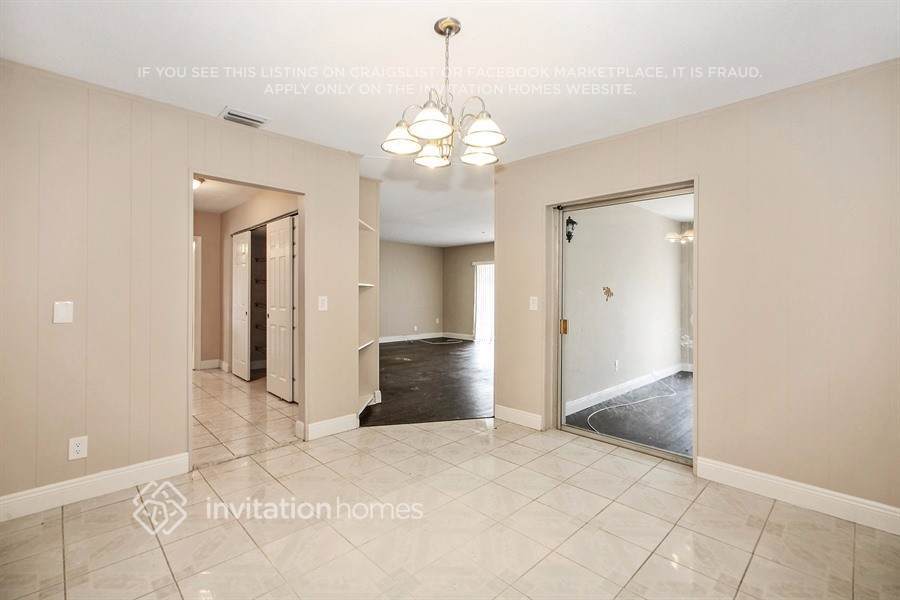 Building Photo - 200 SW 65th Way
