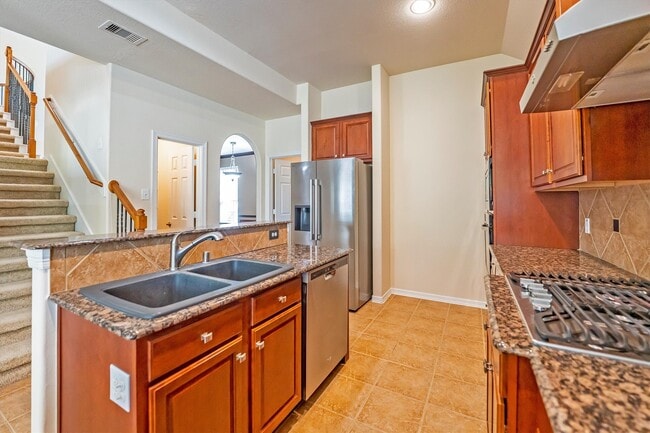 Building Photo - 25223 Hideaway Run Dr