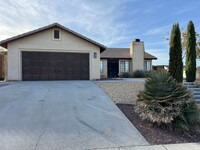 Building Photo - Beautiful 3 Bedroom 2 Bathroom House in Co...