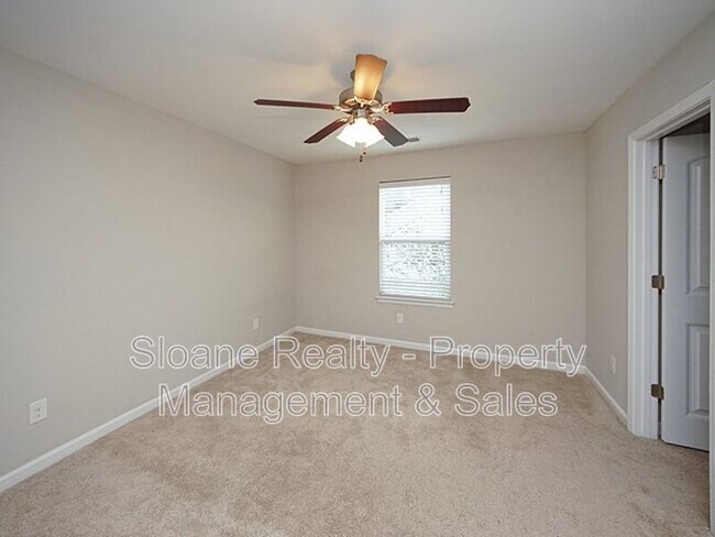 Building Photo - 557 Truman Dr