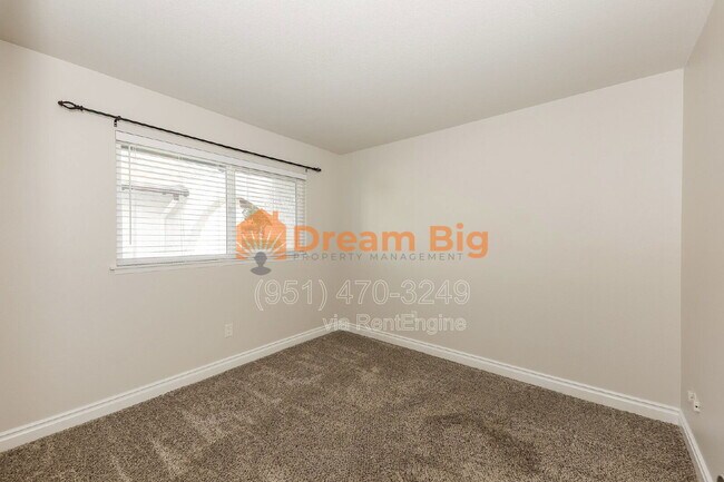 Building Photo - 2877 Sandberg St