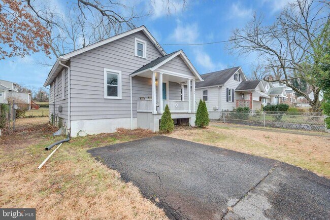 Building Photo - 504 Capitol Heights Blvd