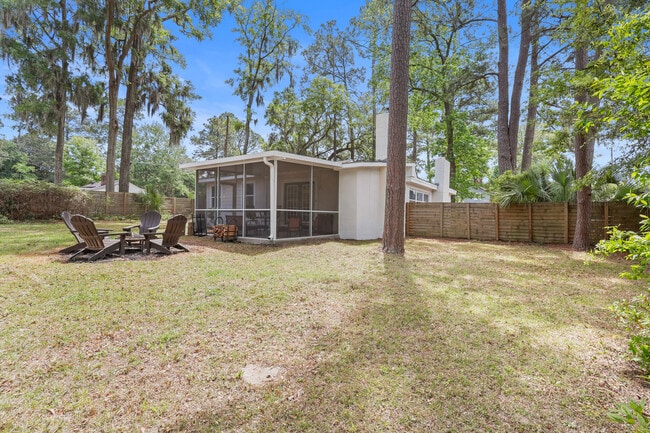 Building Photo - Spacious 4-Bedroom, 2.5-Bath Home E Duffy