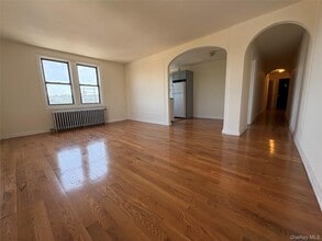 Building Photo - 30 Locust Hill Ave