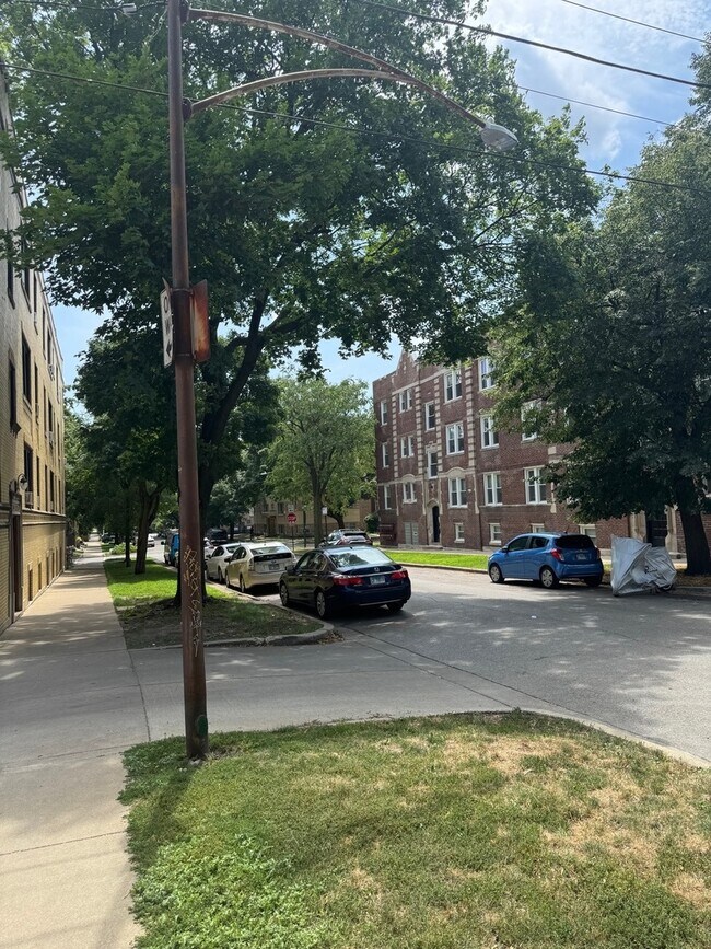 Building Photo - 5047 N Washtenaw Ave