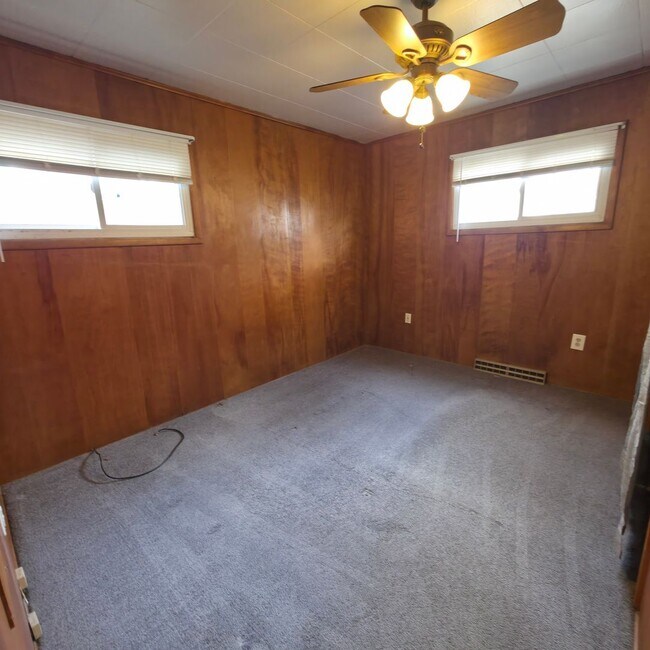 Building Photo - 1363 Cranford Ave