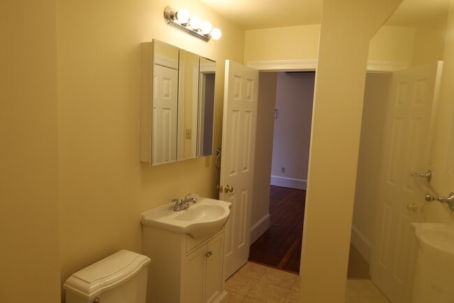 Building Photo - 105 Bethlehem Pike