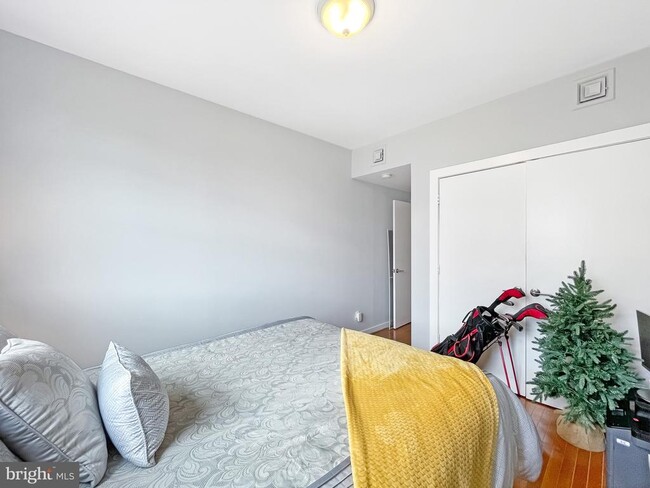 Building Photo - 1367 Florida Ave NE