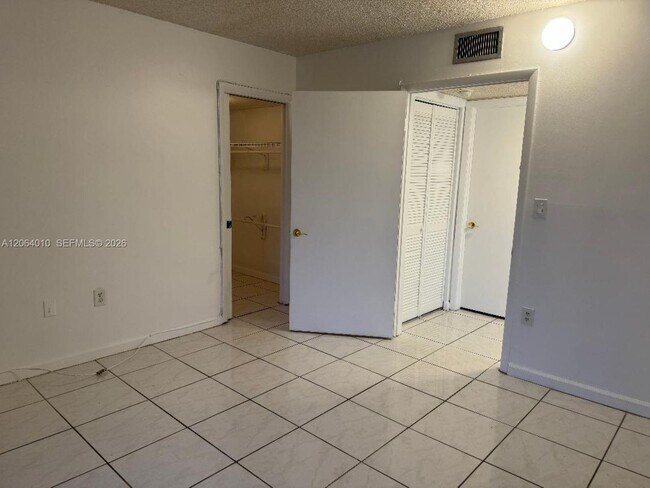 Building Photo - 8400 SW 133rd Avenue Rd