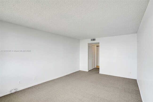 Building Photo - 18151 NE 31st Ct