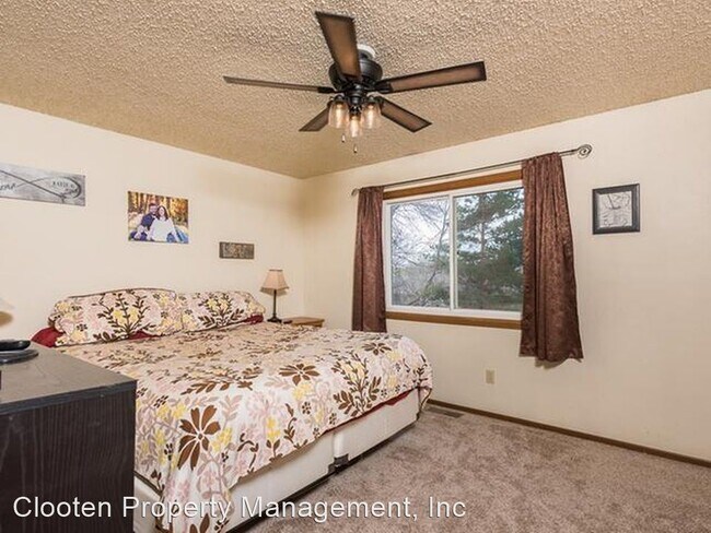 Building Photo - 3 br, 1.5 bath House - 3740 Renee Drive