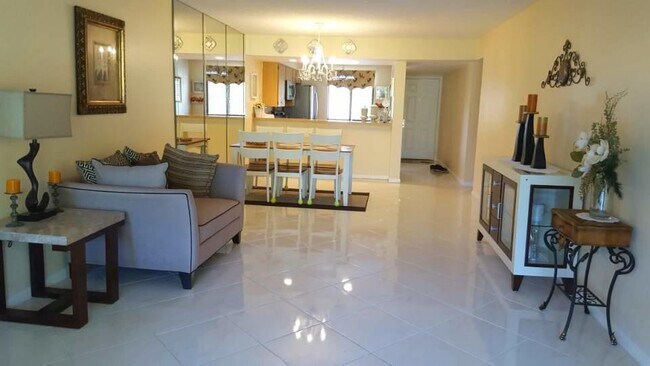 Building Photo - 6169 Balboa Cir