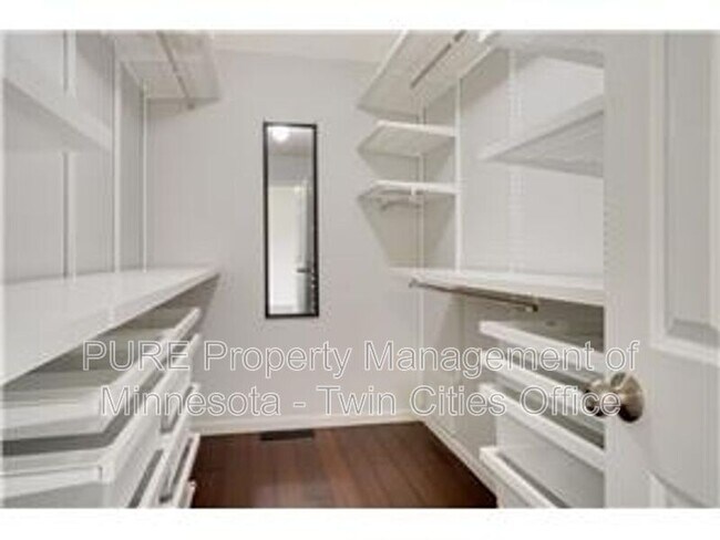 Building Photo - 9994 Dunberry Cir