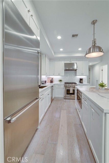 Building Photo - 608 Heliotrope Ave