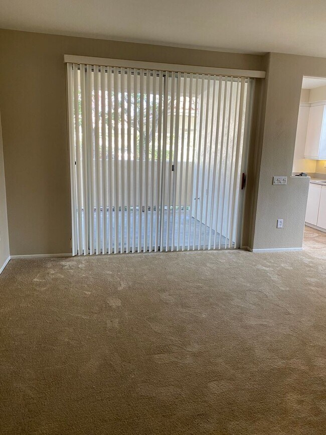 Building Photo - 2 Bed/2 Bath Condo in Martinique Complex -...