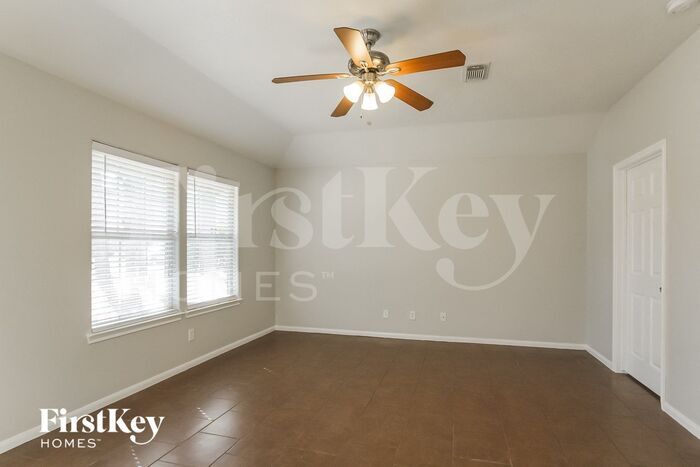 Building Photo - 10419 Royal York Dr