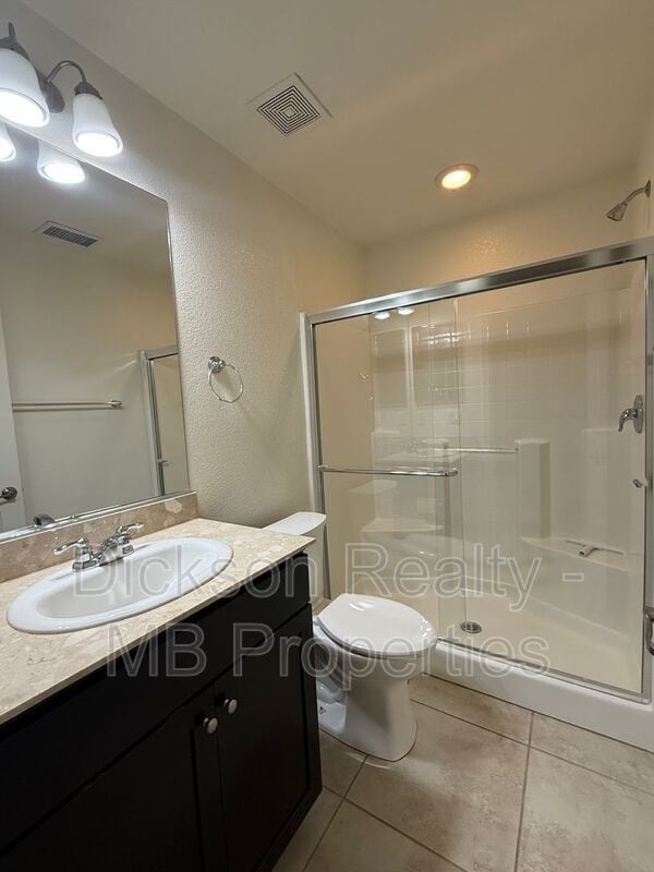 Building Photo - 10760 Ridgebrook Dr