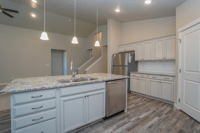 Building Photo - 3067 N Greengate Wy