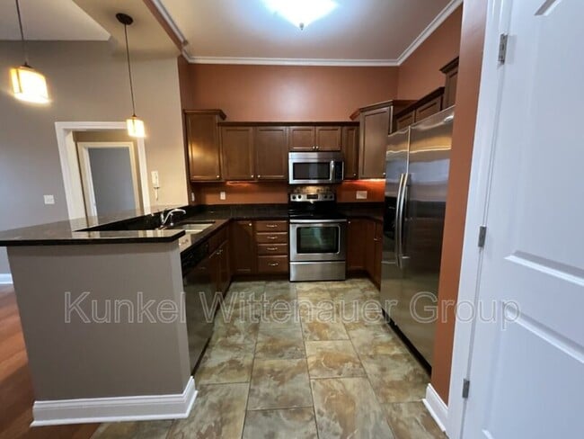 Building Photo - 409 W Washington St