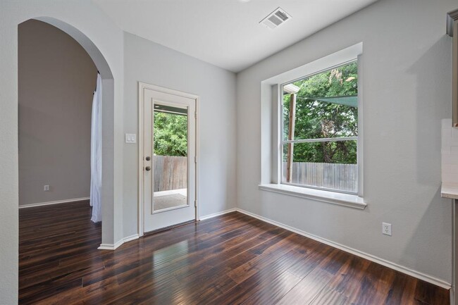 Building Photo - 2114 Campfield Pkwy
