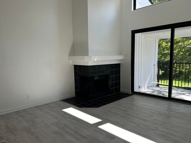 Building Photo - 20 Tilton Club
