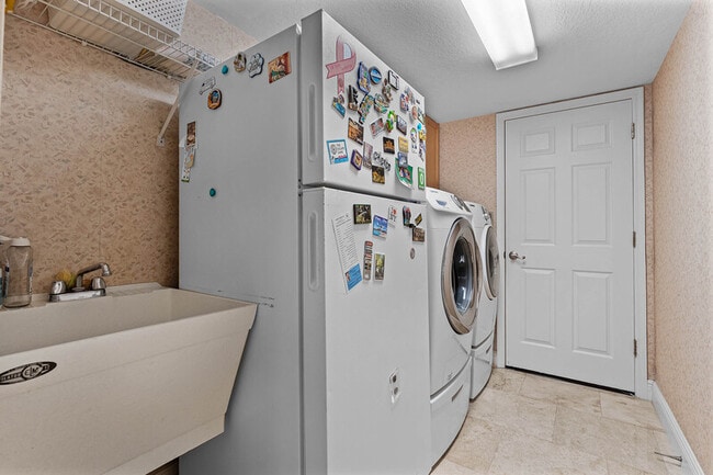 Building Photo - 3356 Bellington Dr