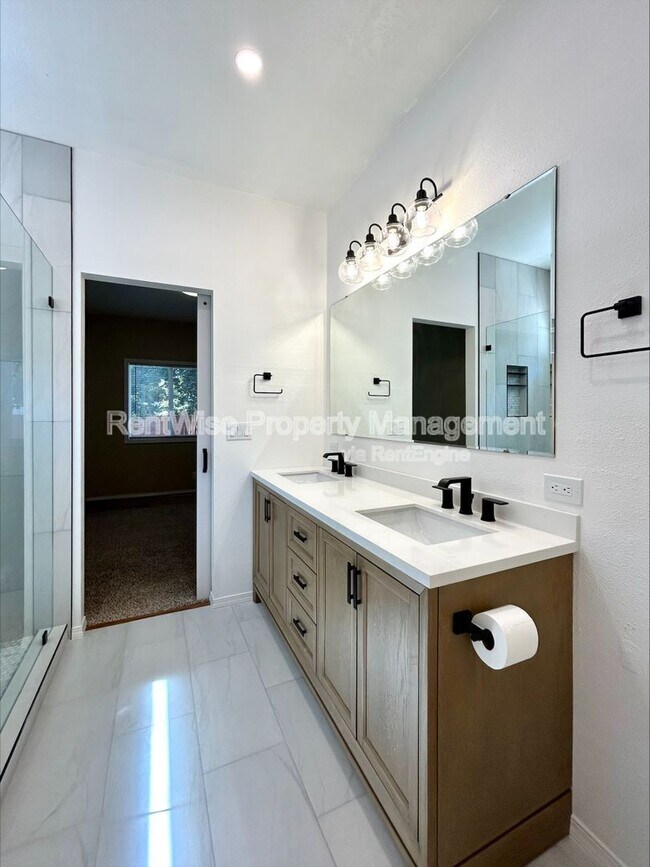 Building Photo - 690 W Konavle Ct