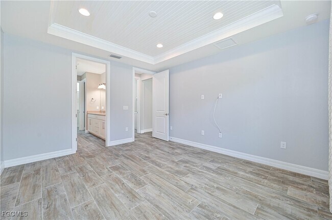 Building Photo - 14589 Laguna Dr