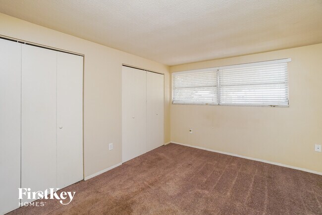 Building Photo - 10134 Oleander Dr
