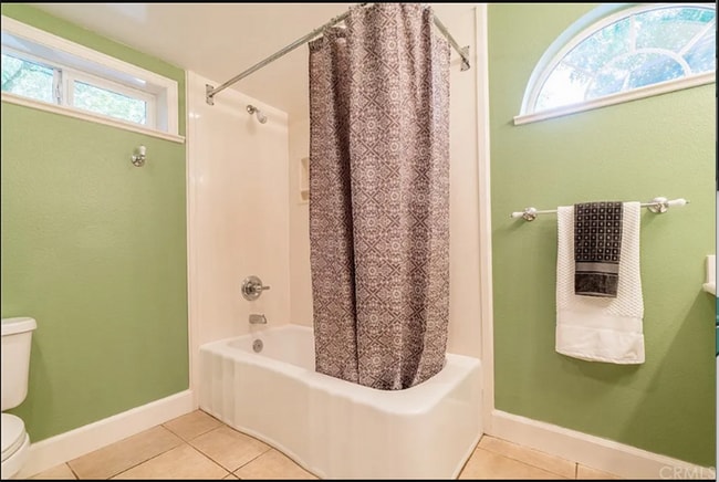 Building Photo - Great Home Close to All