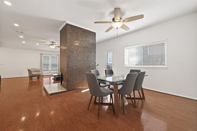 Building Photo - 1506 Apple Park Dr