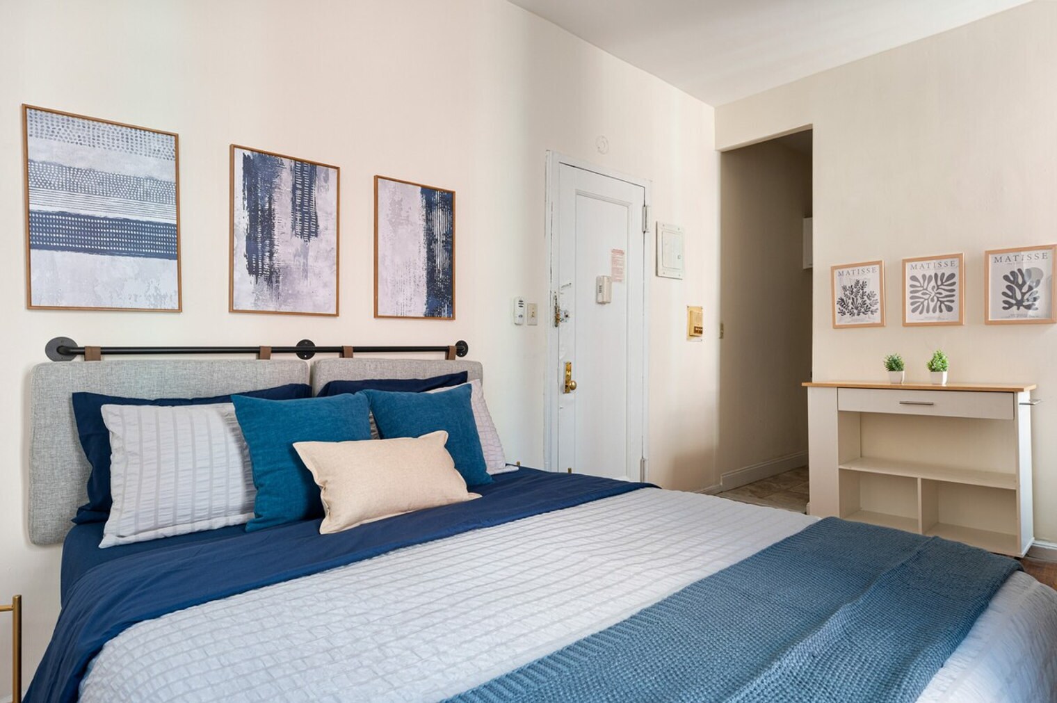 Building Photo - 1762 2nd Ave