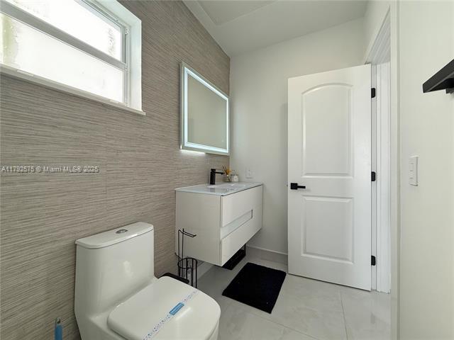 Building Photo - 927 SW 18th Ave