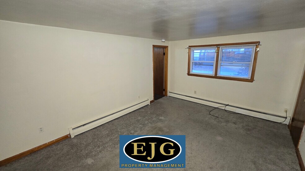 Building Photo - 18 Inglewood Ter