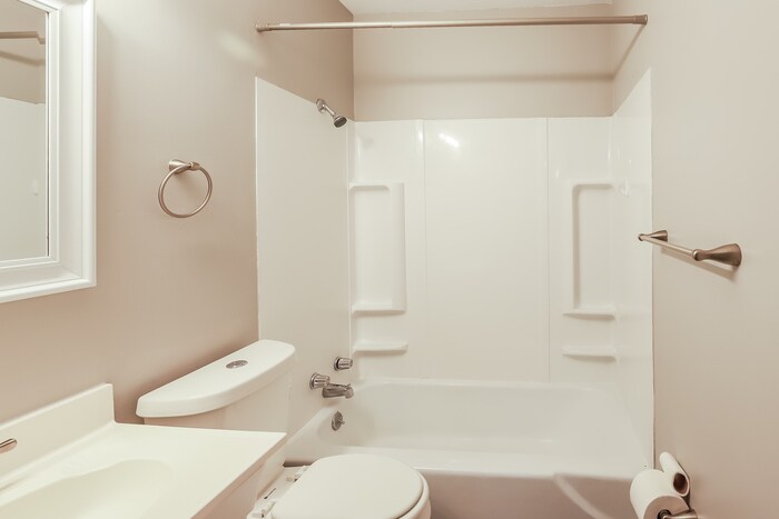 Building Photo - 6303 N Bellefontaine Ave