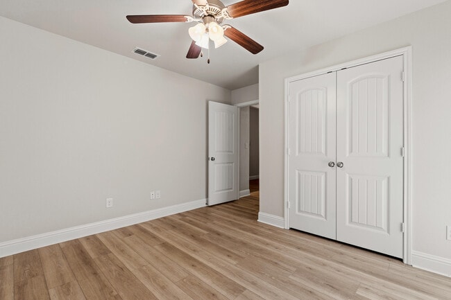 Building Photo - 13810 Avenue W