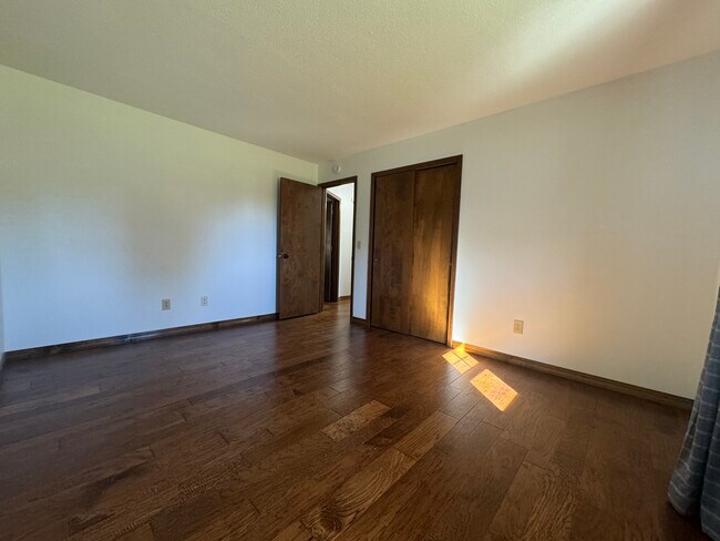 Building Photo - 8813 Beacon Woods Pl