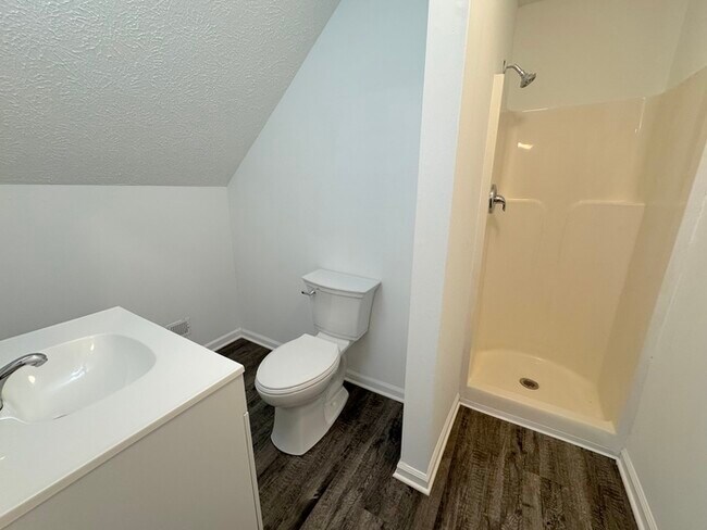 Building Photo - CHARMING 4-BEDROOM, 2-BATH COTTAGE-STYLE HOME IN HAMPTON, VA!