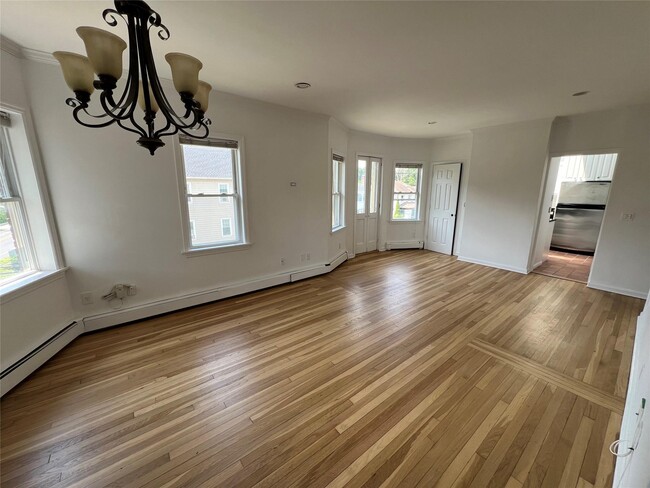 Primary Photo - 339 Midland Ave