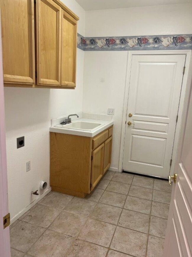 Building Photo - Exclusive Diamond Grove Gated Senior Commu...