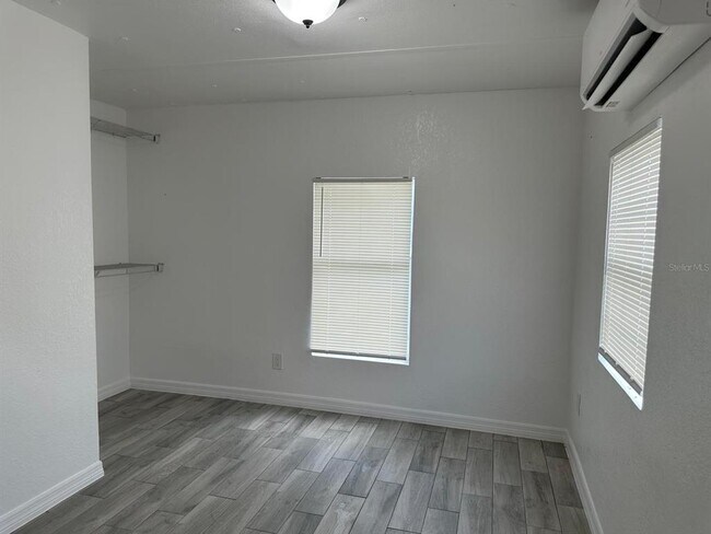 Building Photo - 3061 Crystal Hills Dr