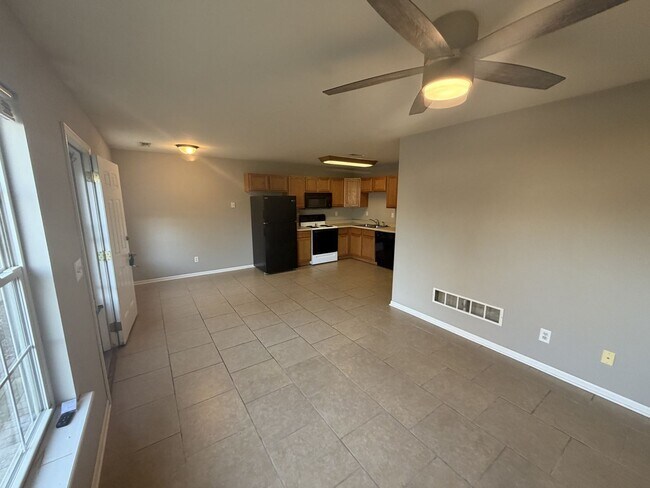 Building Photo - 2BR/1BA Duplex Home in Hallsville, MO