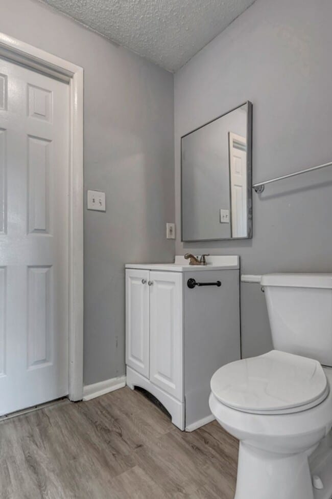 Building Photo - Affordable Newly Renovated Apartments in Decatur