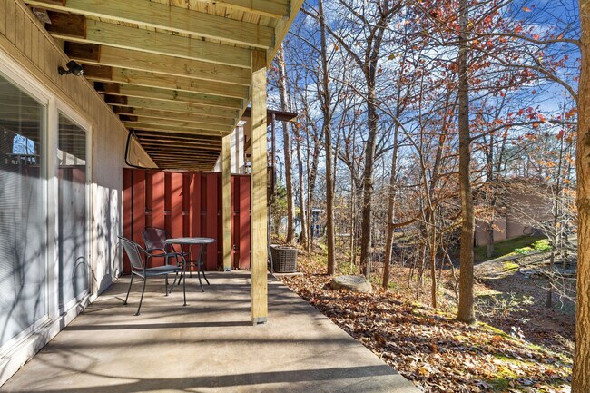 Building Photo - 9 August Ln