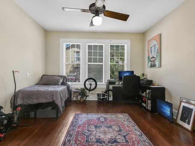 Building Photo - 902 1/2 S 2nd St