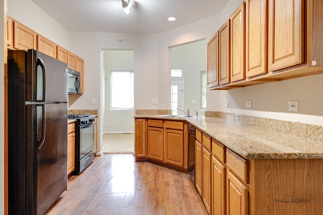 Building Photo - 45 S Oakhurst Dr