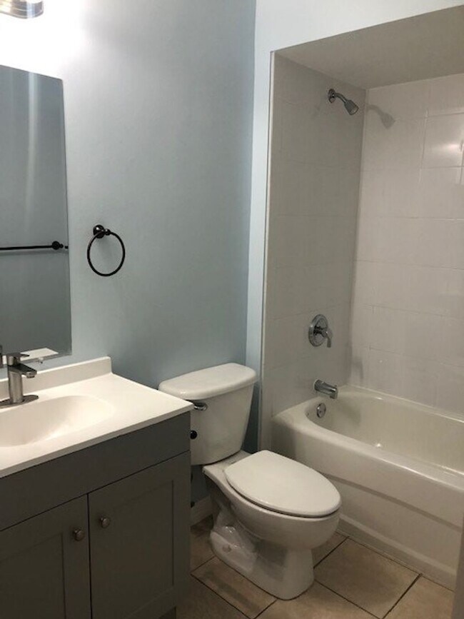 Building Photo - 4120-4122 SW 7th Pl